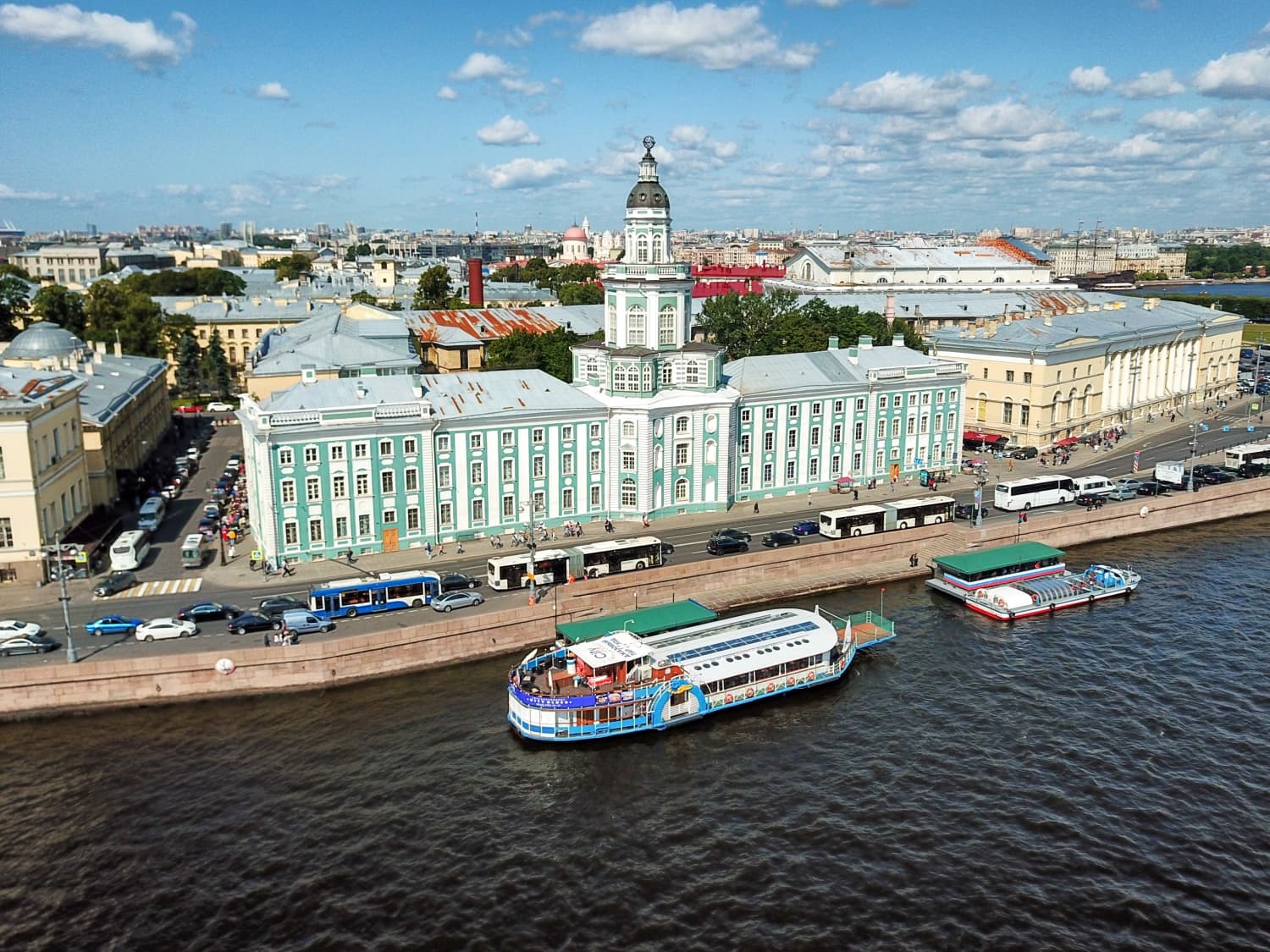 Санкт петербурге ежедневно. Пешеходная экскурсия по парадным и дровам Петербурга. Фото.