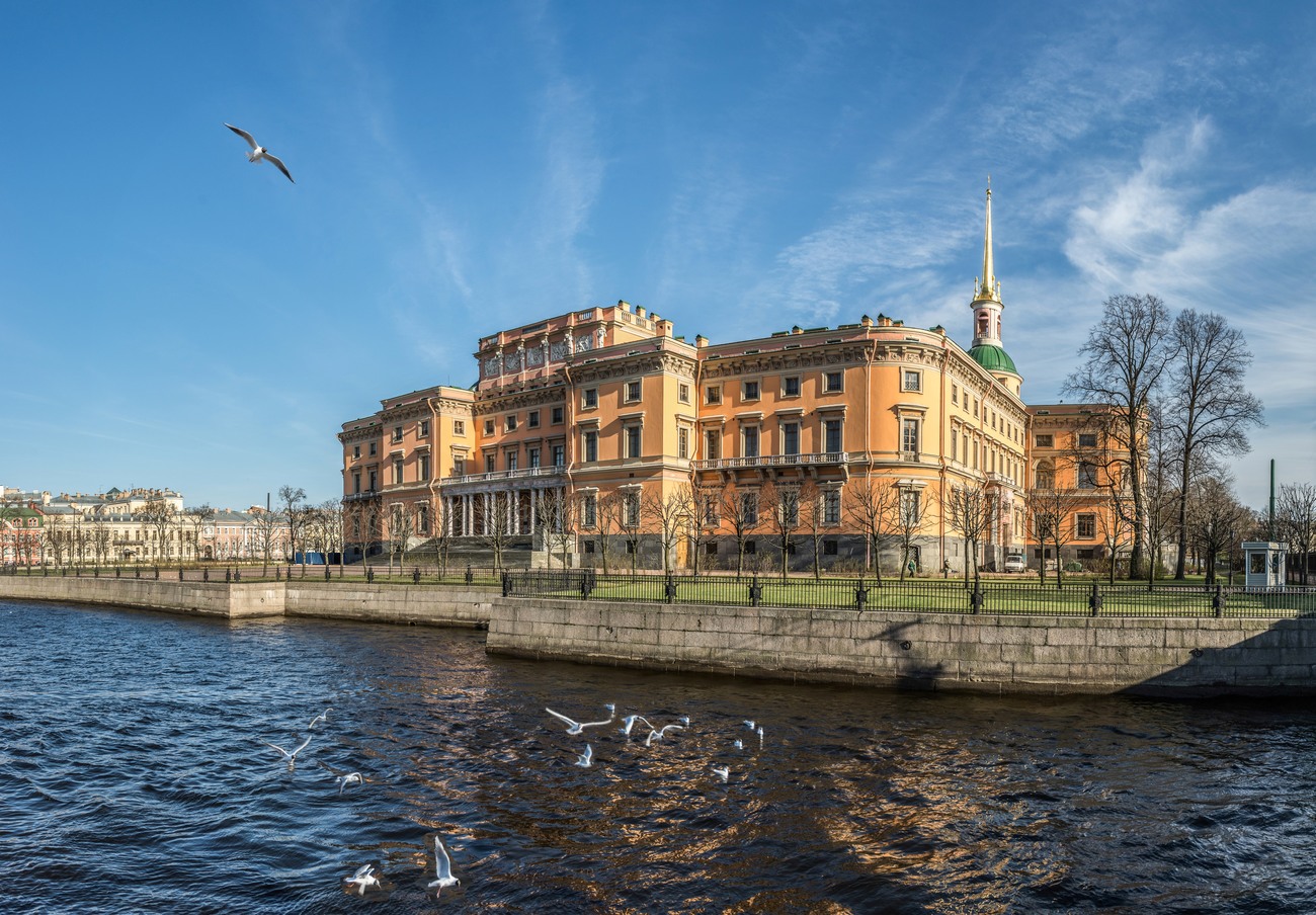 Михайловский замок в санкт петербурге фото снаружи