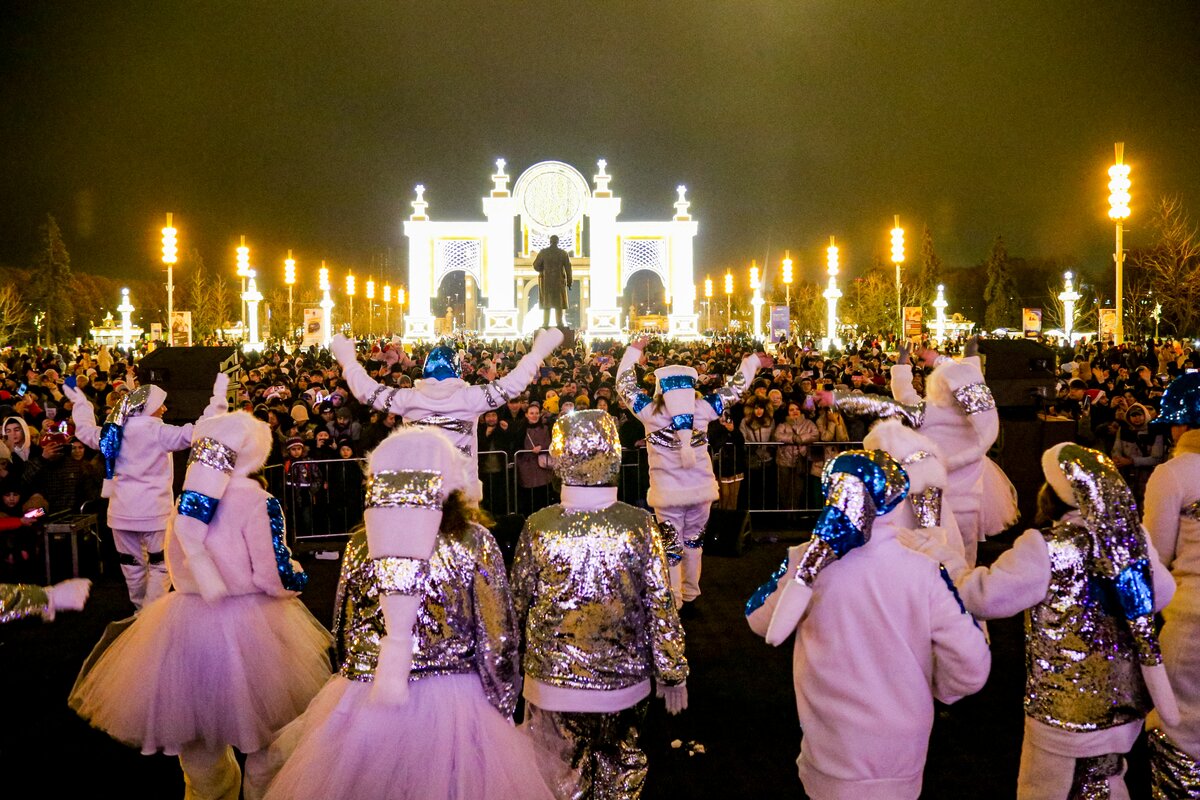 Встретить новый год в москве