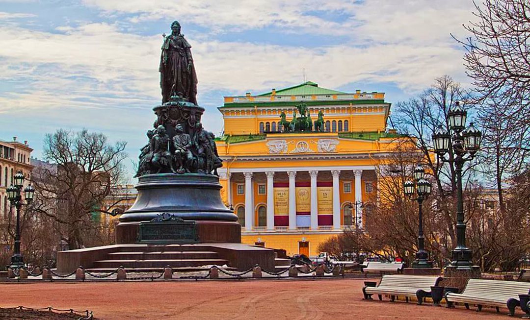 Театр на площади. Площадь Островского Санкт-Петербург. Площадь Островского Александринский театр. Александринский театр памятник Екатерине. Площадь Островского, Санкт-Петербург, площадь Островского.