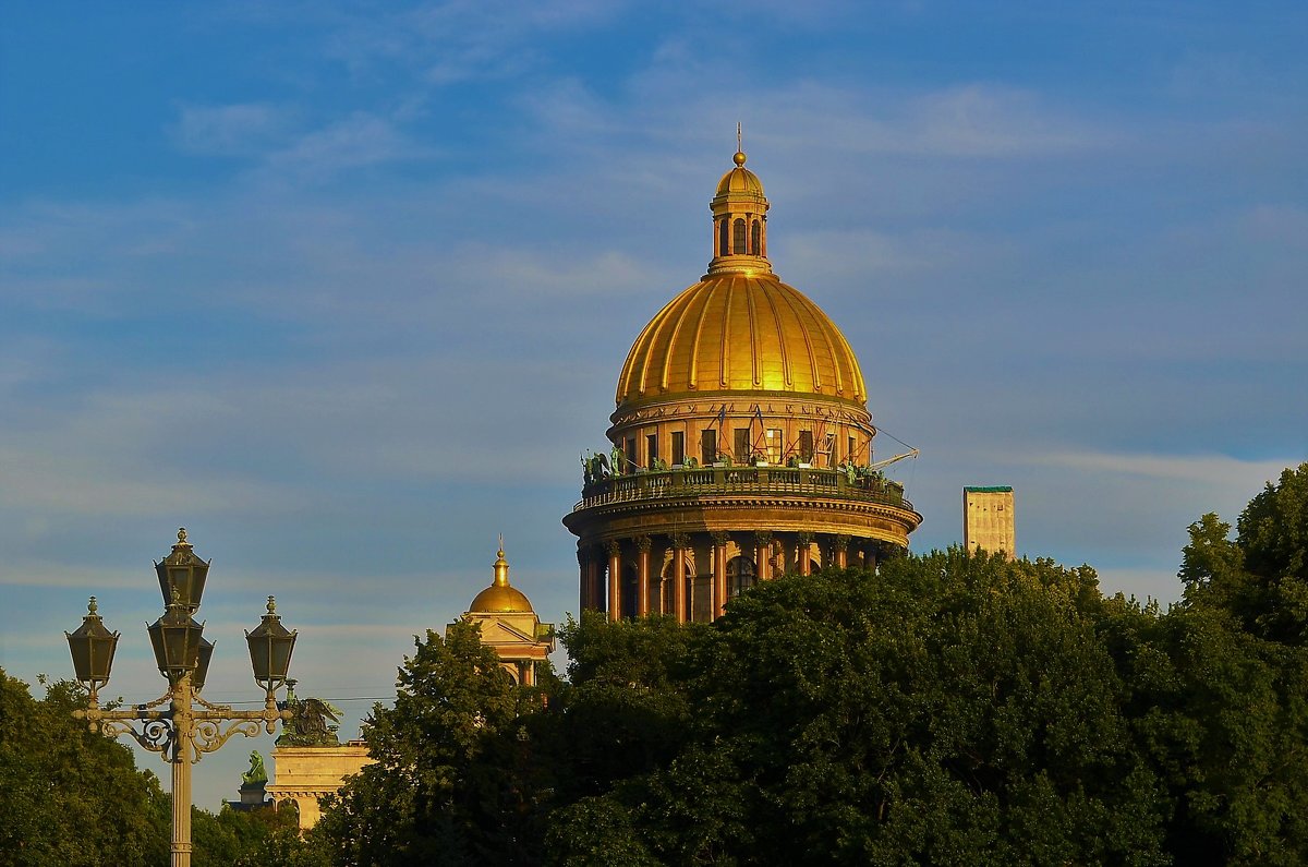 Купол исаакиевского собора. Исаакиевский собор купол. Исаакиевский соборк купол. Исаакиевский собор главный купол. Шпиль купола Исаакиевский собор в Санкт-Петербурге.