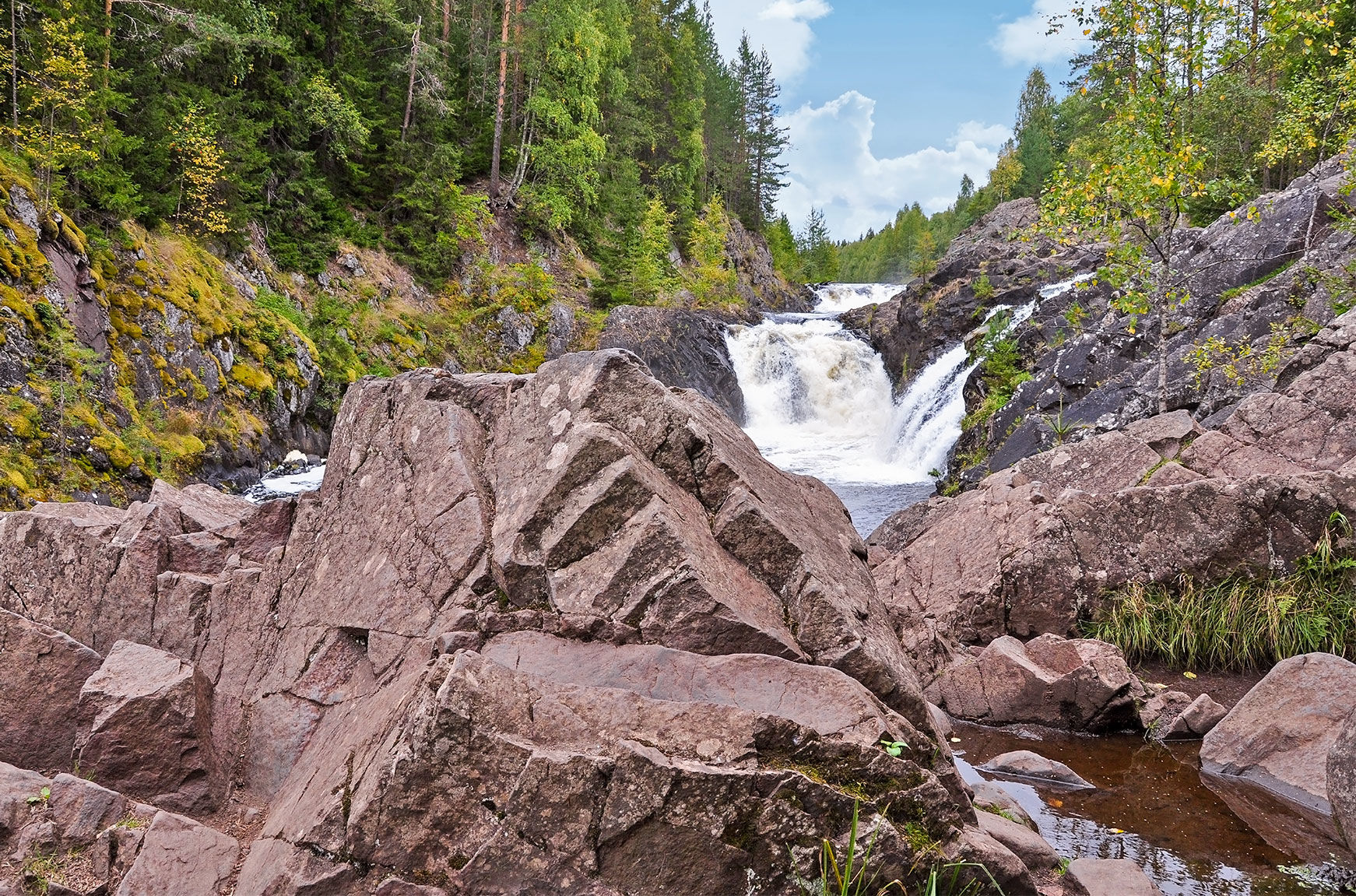 Водопад Киваккакоски в Карелии