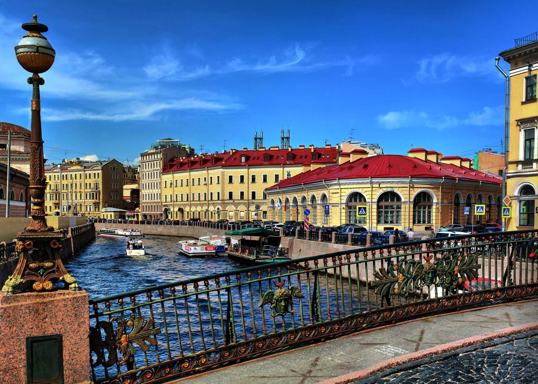 Туры в санкт петербург из пензы. Река мойка Санкт-Петербург. Санкт-Петербург обзорная экскурсия. Мойка река в Санкт-Петербурге здания. Обзорная экскурсия по СПБ.