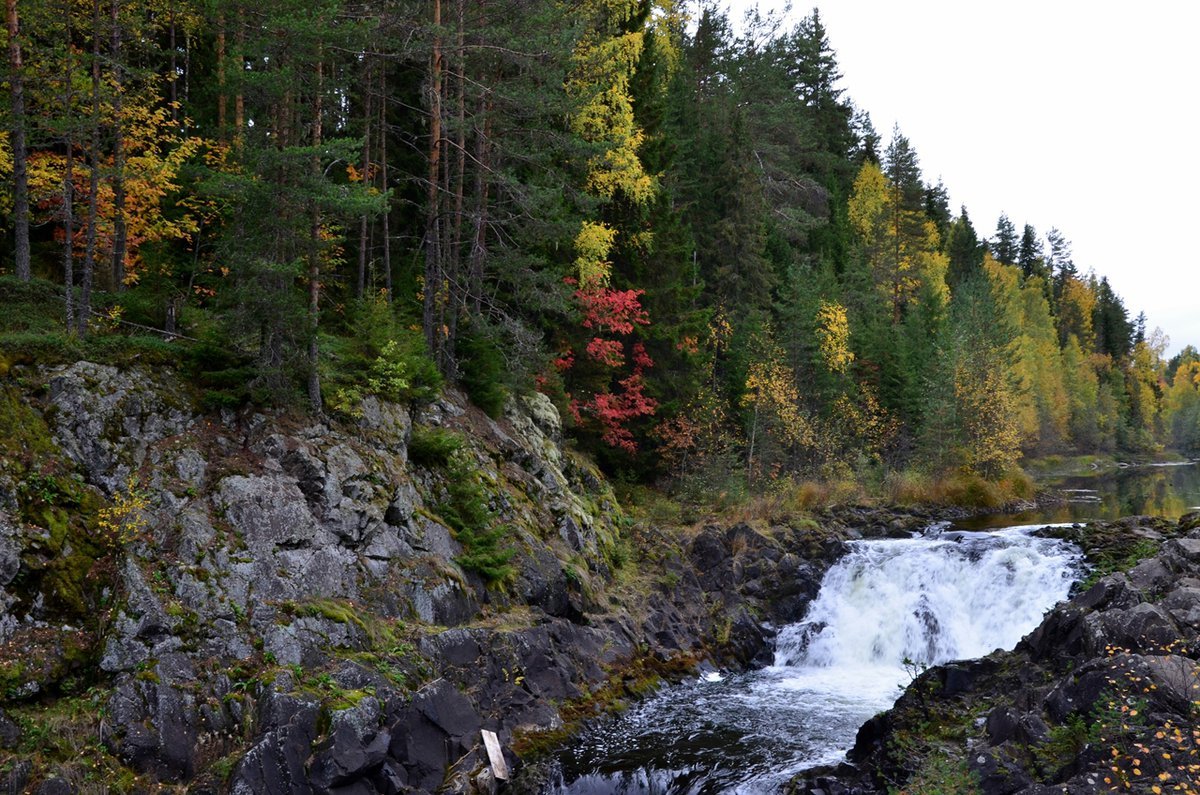 Водопады Ахвенкоски Карелия осень